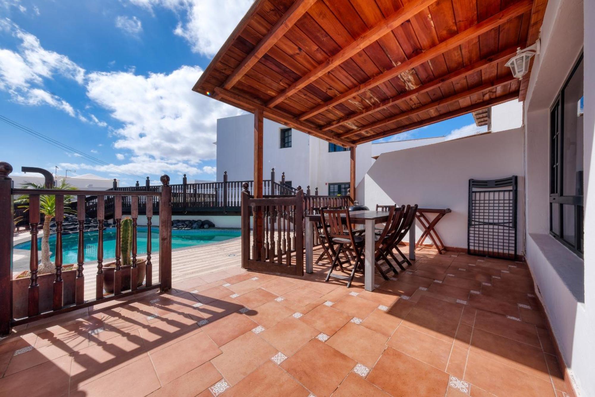 Casa Hibiscus - Shared Pool - Close To Seafront Promenade Punta Mujeres Luaran gambar